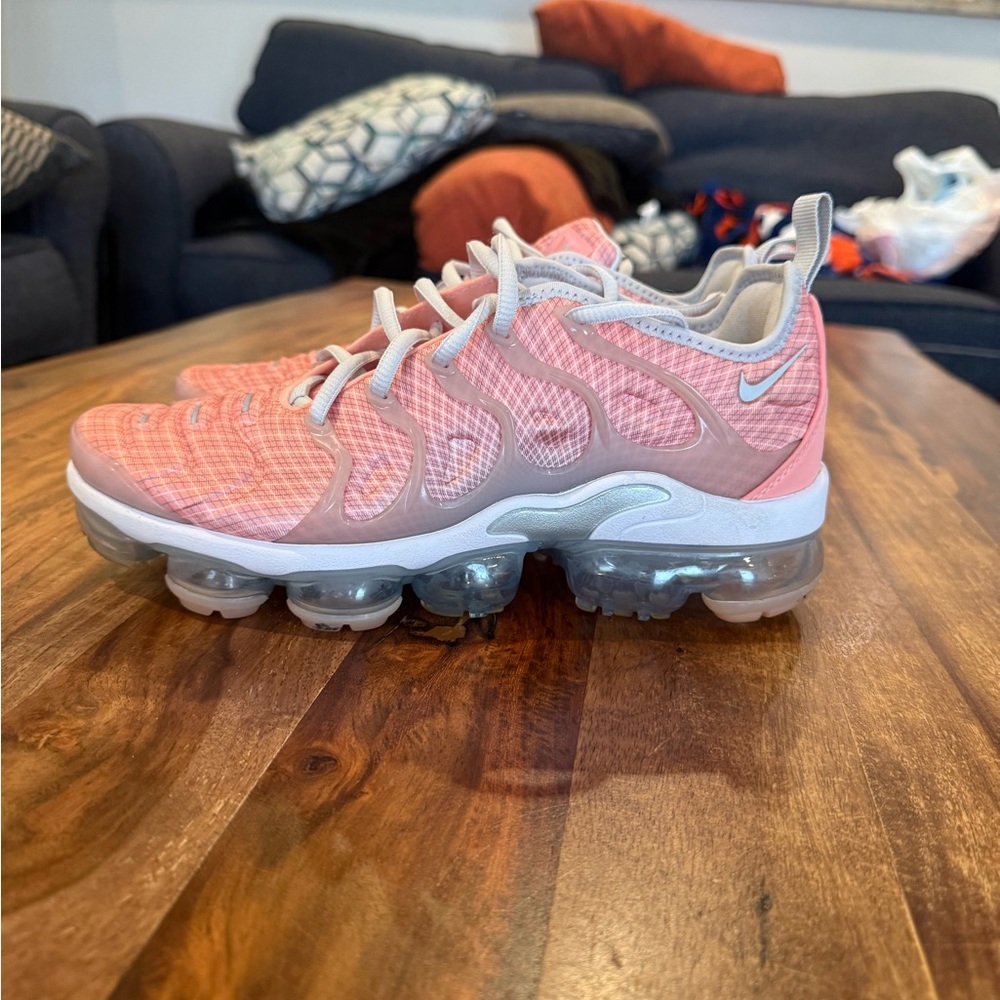 Nike Women's Pink and White Sneakers vapor max size 8